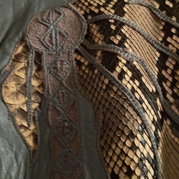 Gypsy  Blue Leather Jacket w/Fringe.Suede and 🐍 Snakeskin Detail on Back⚠️FIRM - Picture 12 of 15